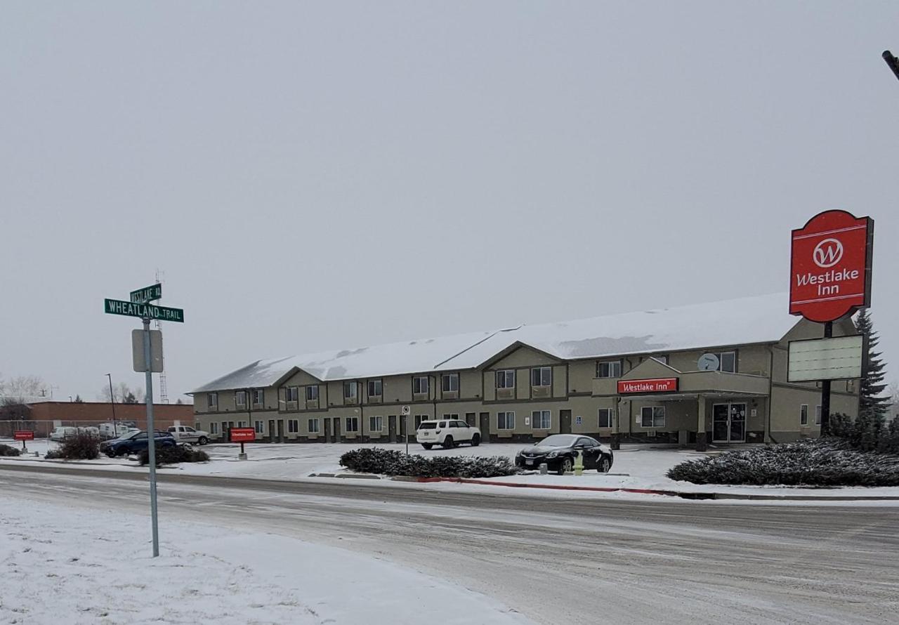 Westlake Inn Strathmore Dış mekan fotoğraf